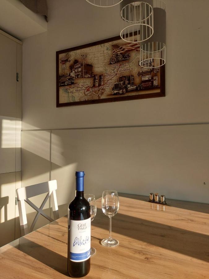 Székesfehérvár2+2Szemelyes Apartman Kerttel公寓 外观 照片